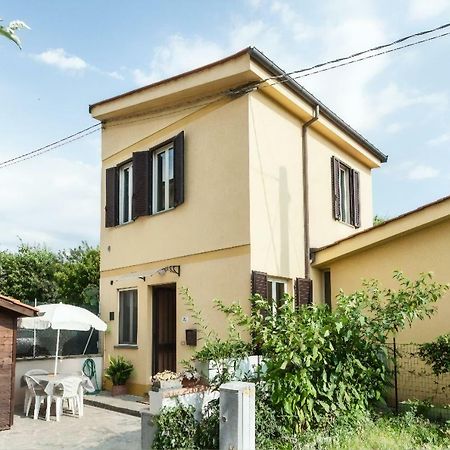La Casina Gialla Independent House - Near The Walls Lucca Exterior foto